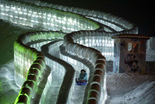 Amazing Ice and Snow Sculpture Festival (49 pics)
