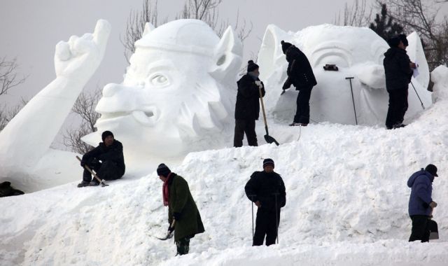 Amazing Ice and Snow Sculpture Festival (49 pics)