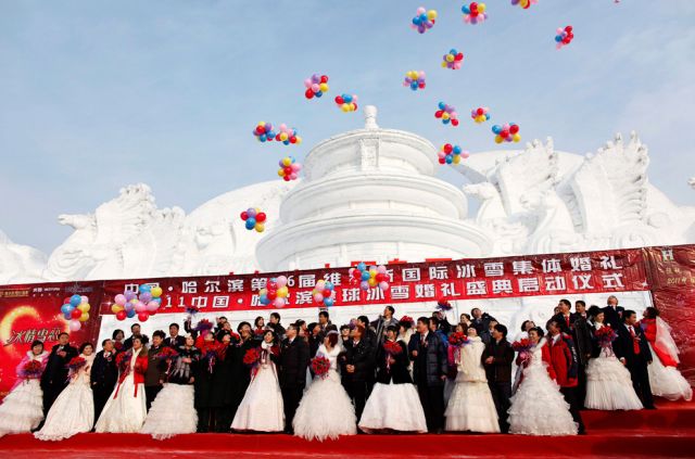 Amazing Ice and Snow Sculpture Festival (49 pics)