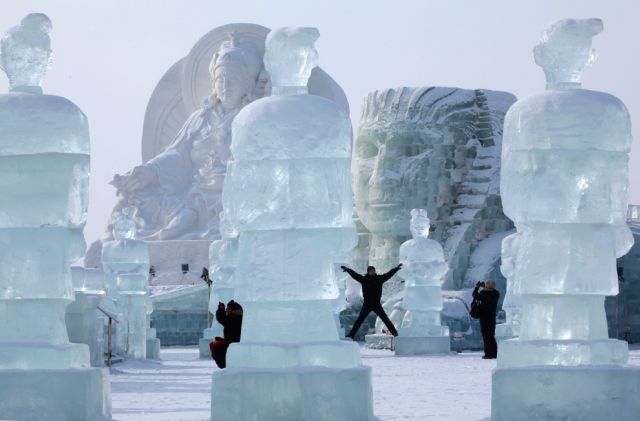 Amazing Ice and Snow Sculpture Festival (49 pics)