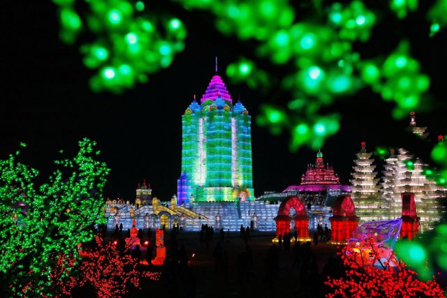 Amazing Ice and Snow Sculpture Festival (49 pics)
