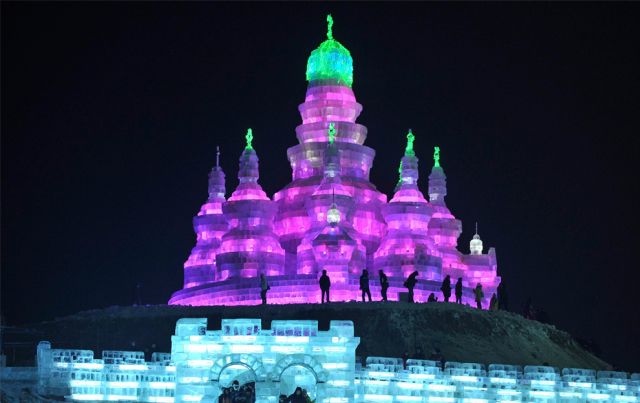 Amazing Ice and Snow Sculpture Festival (49 pics)