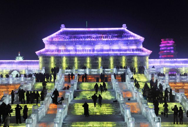 Amazing Ice and Snow Sculpture Festival (49 pics)