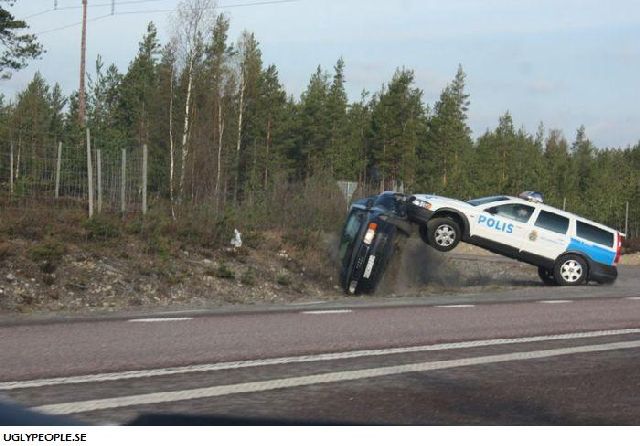 Cops’ Fails (70 pics)