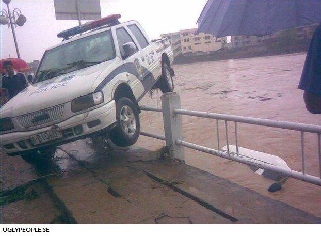 Cops’ Fails (70 pics)