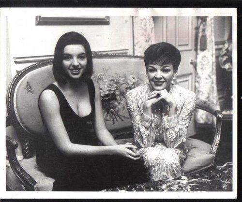 Rare Photographs of Celebrities (125 pics)