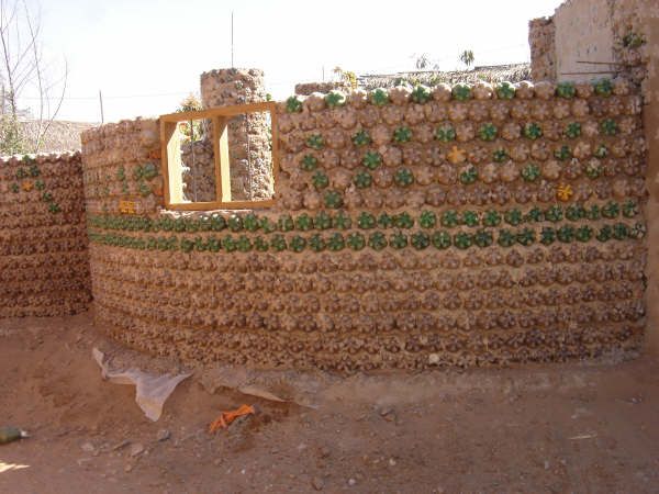 Incredible Bottle House (40 pics)