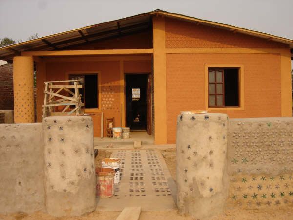 Incredible Bottle House (40 pics)