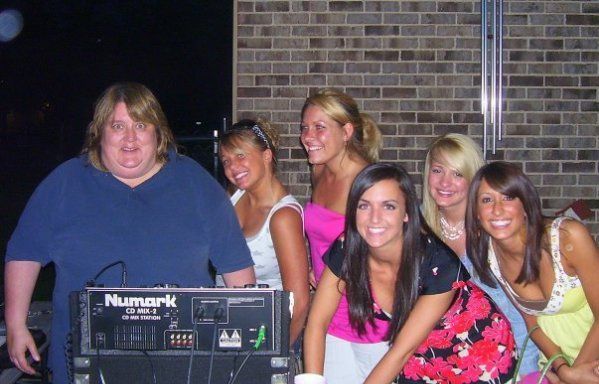 Who Doesn’t Belong Here? (53 pics)