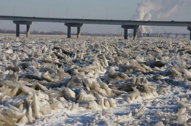 A Frozen River (7 pics)