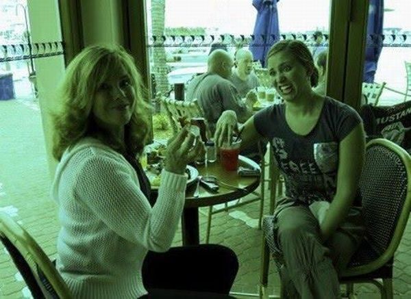 Photobombs Of Girls (46 pics)
