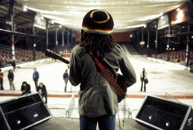 One Super Entertainer (54 pics)