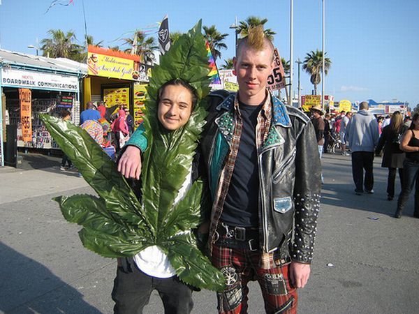 Strange but Interesting Folk (44 pics)