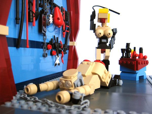 What Toys Do When They Are All Alone (23 pics)