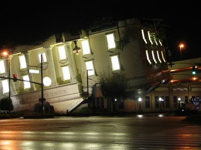 Strange Buildings (37 pics)