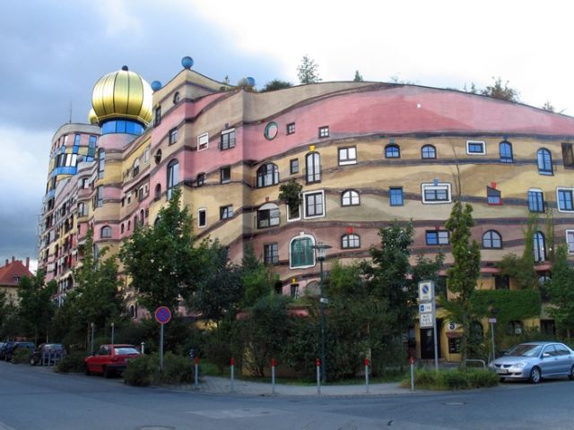 Strange Buildings (37 pics)