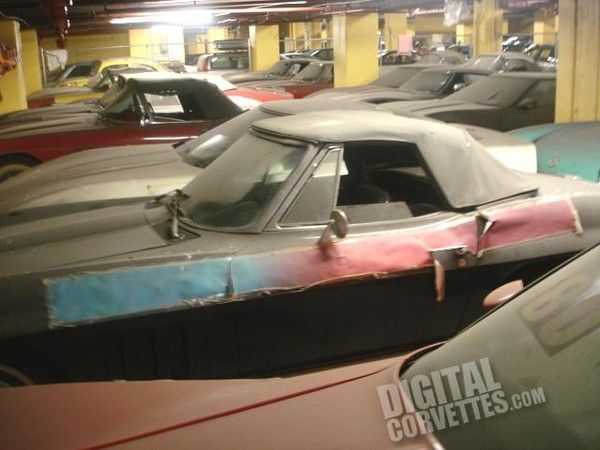 Abandoned Corvettes (37 pics)