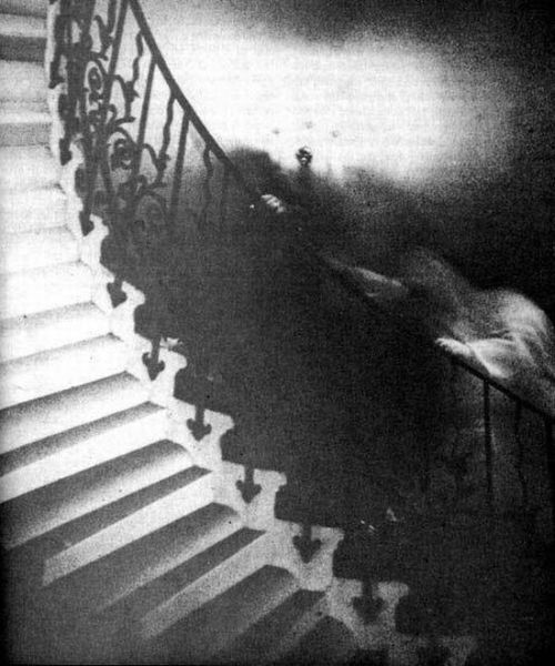 The Best of Ghost Pictures (26 pics + text)