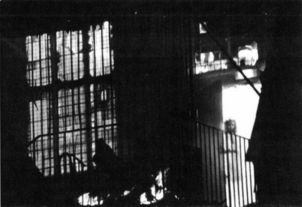 The Best of Ghost Pictures (26 pics + text)