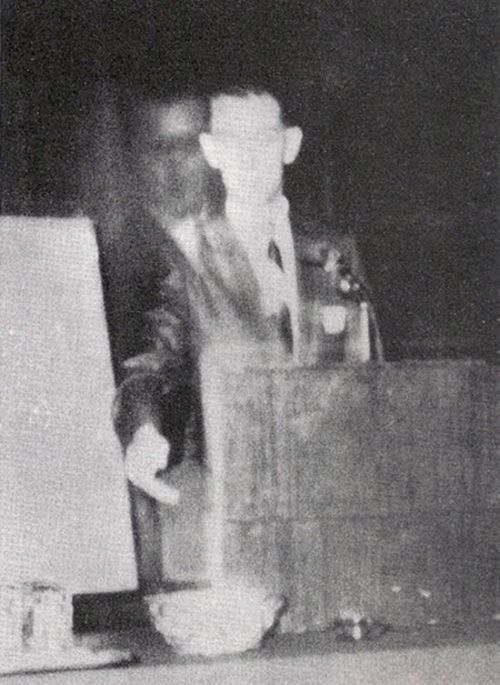 The Best of Ghost Pictures (26 pics + text)