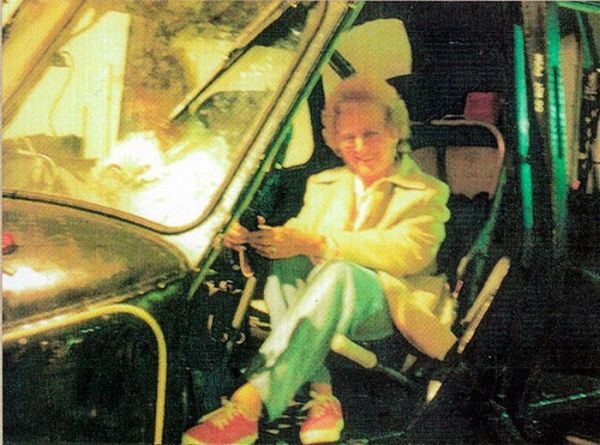 The Best of Ghost Pictures (26 pics + text)