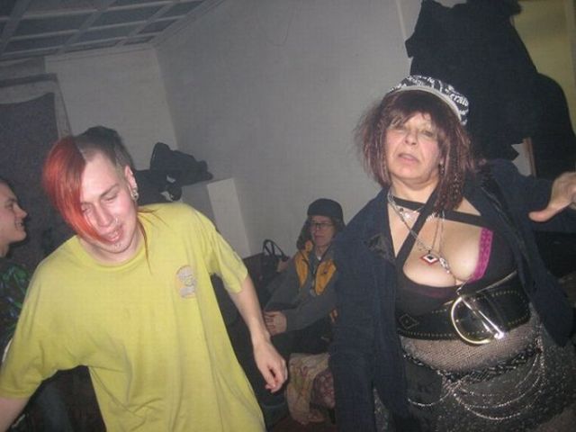 Punk Grandma (8 pics)