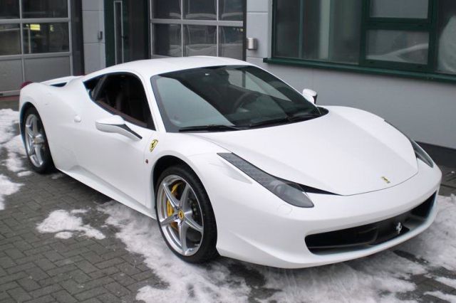 Unusual Ferrari Painting (9 pics + 1 gif)