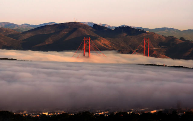 Skyscrapers Piercing the Clouds (23 pics)
