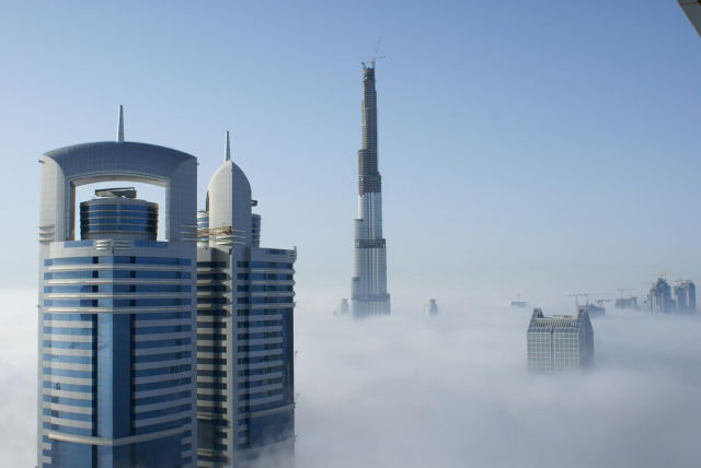 Skyscrapers Piercing the Clouds (23 pics)