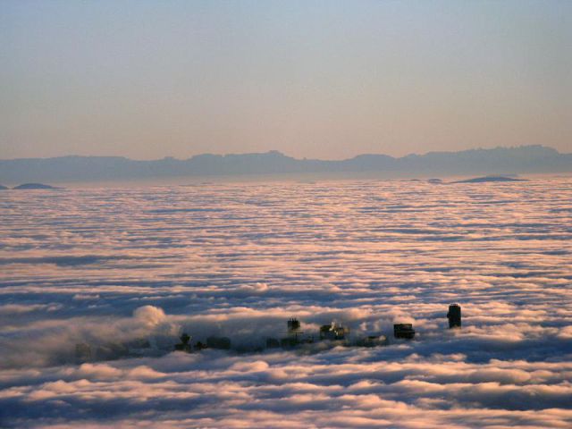 Skyscrapers Piercing the Clouds (23 pics)