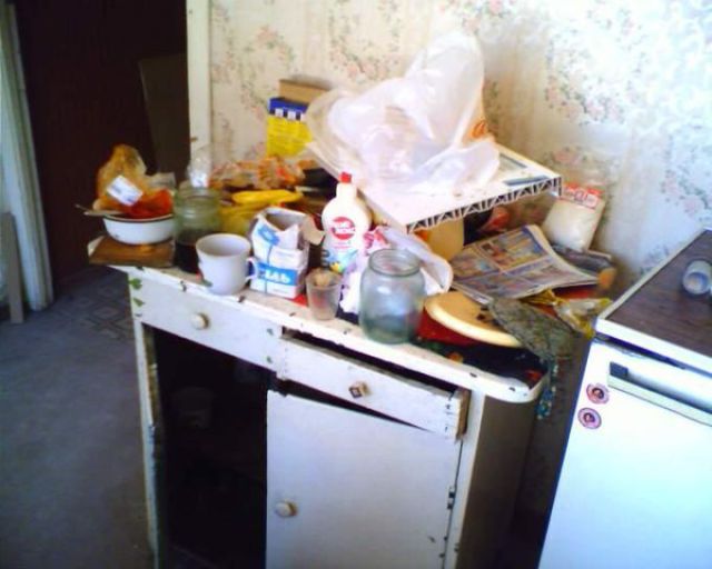 How Russian Single Men Live (15 pics)