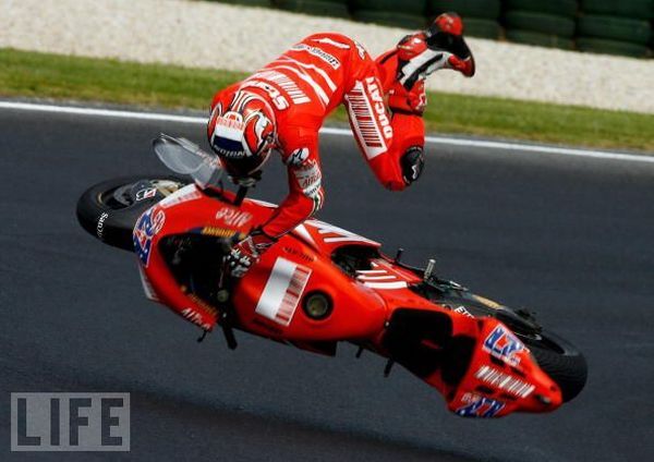 Motorcycle Crashes Galore (26 pics)