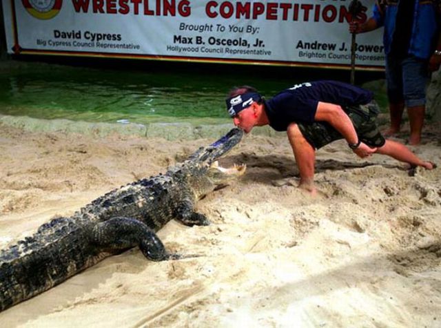 Don&rsquo;t Play With Crocodiles! (15 pics)