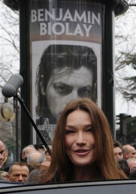 What Is Wrong With Carla Bruni&rsquo;s Face? (7 pics)