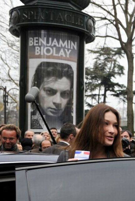 What Is Wrong With Carla Bruni&rsquo;s Face? (7 pics)