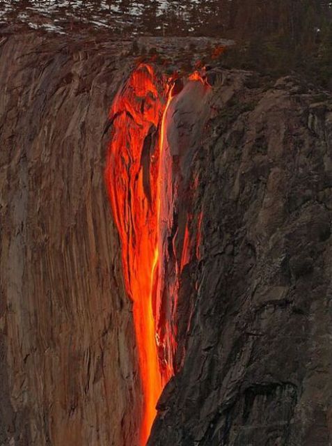 Fire That Falls (19 pics)