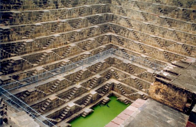 A Well That You Have Never Seen Before (21 pics)