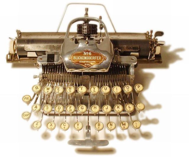 Beautiful Old-Time Typewriters (49 pics)