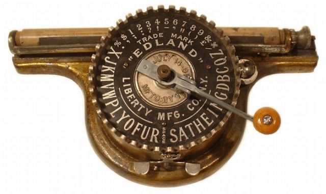 Beautiful Old-Time Typewriters (49 pics)