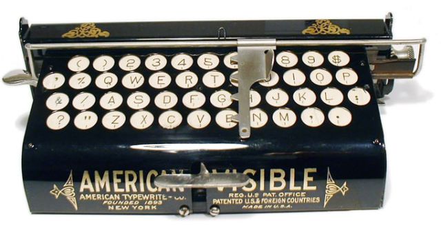 Beautiful Old-Time Typewriters (49 pics)