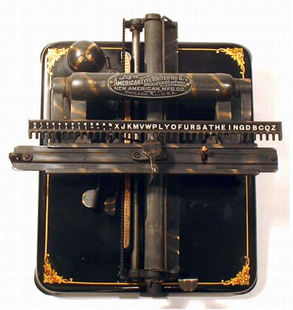 Beautiful Old-Time Typewriters (49 pics)