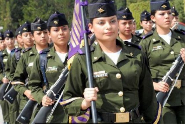 Women In Military (48 pics)