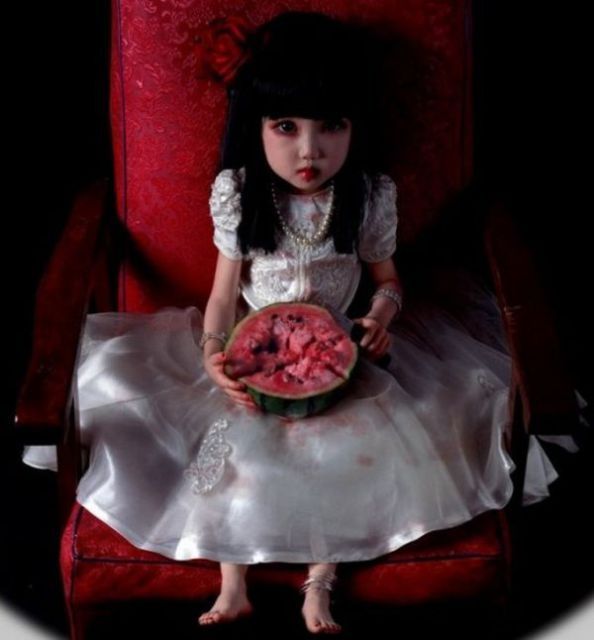 Girl or Doll? (20 pics)
