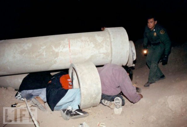 How Illegal Aliens Cross the Border (49 pics)