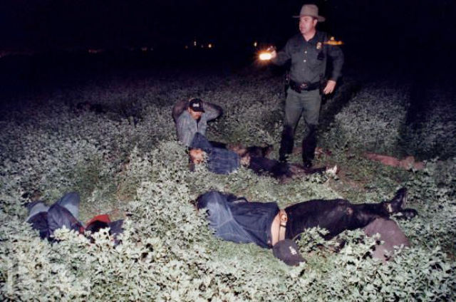 How Illegal Aliens Cross the Border (49 pics)