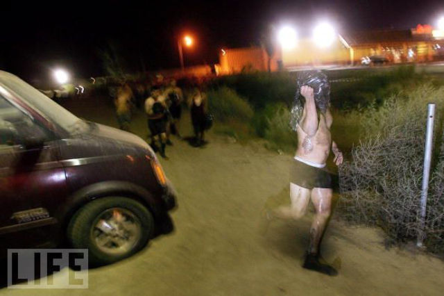 How Illegal Aliens Cross the Border (49 pics)