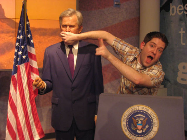 How to Have Fun in the Waxworks Museum (26 pics)