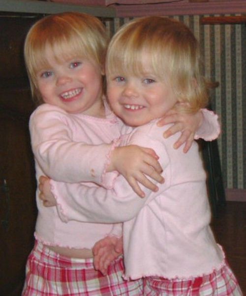 Such Sweet Twins (17 pics)