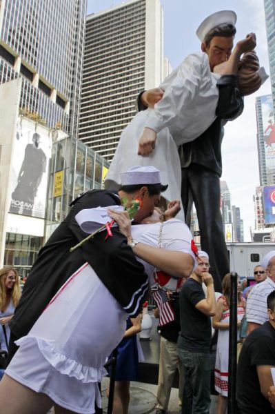 A Kiss to Remember (19 pics)