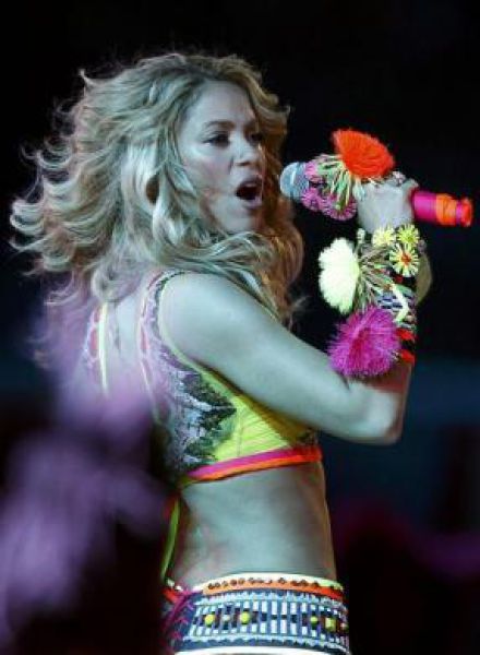 Celebrity Facebook Fans (40 pics)